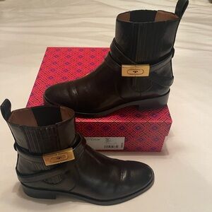 Tory Burch 30mm Chelsea bootie
